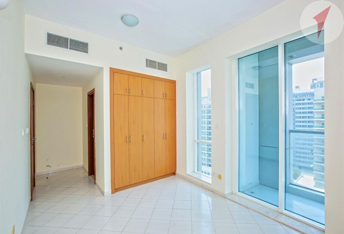 Spacious l Huge Layout l Vacant Soon photo 6