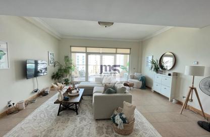 Apartment - 1 Bedroom - 2 Bathrooms for rent in Al Khushkar - Shoreline Apartments - Palm Jumeirah - Dubai