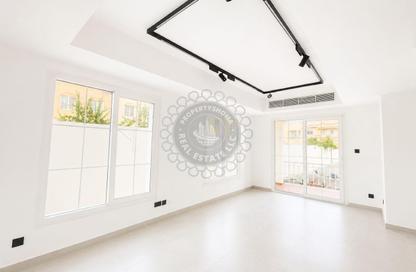 Villa - 2 Bedrooms - 3 Bathrooms for rent in Springs 11 - The Springs - Dubai