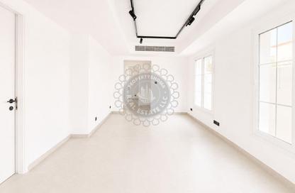 Villa - 2 Bedrooms - 3 Bathrooms for rent in Springs 11 - The Springs - Dubai