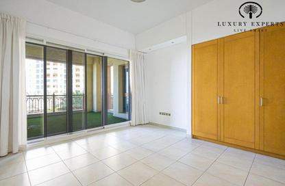 Apartment - 2 Bedrooms - 3 Bathrooms for rent in Marina Residences 5 - Marina Residences - Palm Jumeirah - Dubai