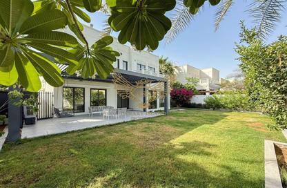 Villa - 4 Bedrooms - 4 Bathrooms for rent in Meadows 1 - Meadows - Dubai