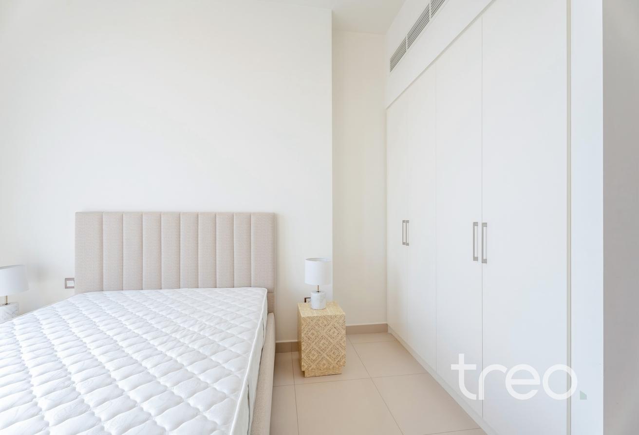 Skyline views | Maid room | Vacant photo 14