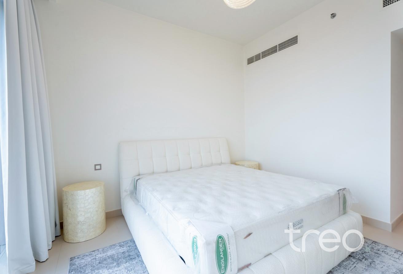 Skyline views | Maid room | Vacant photo 27