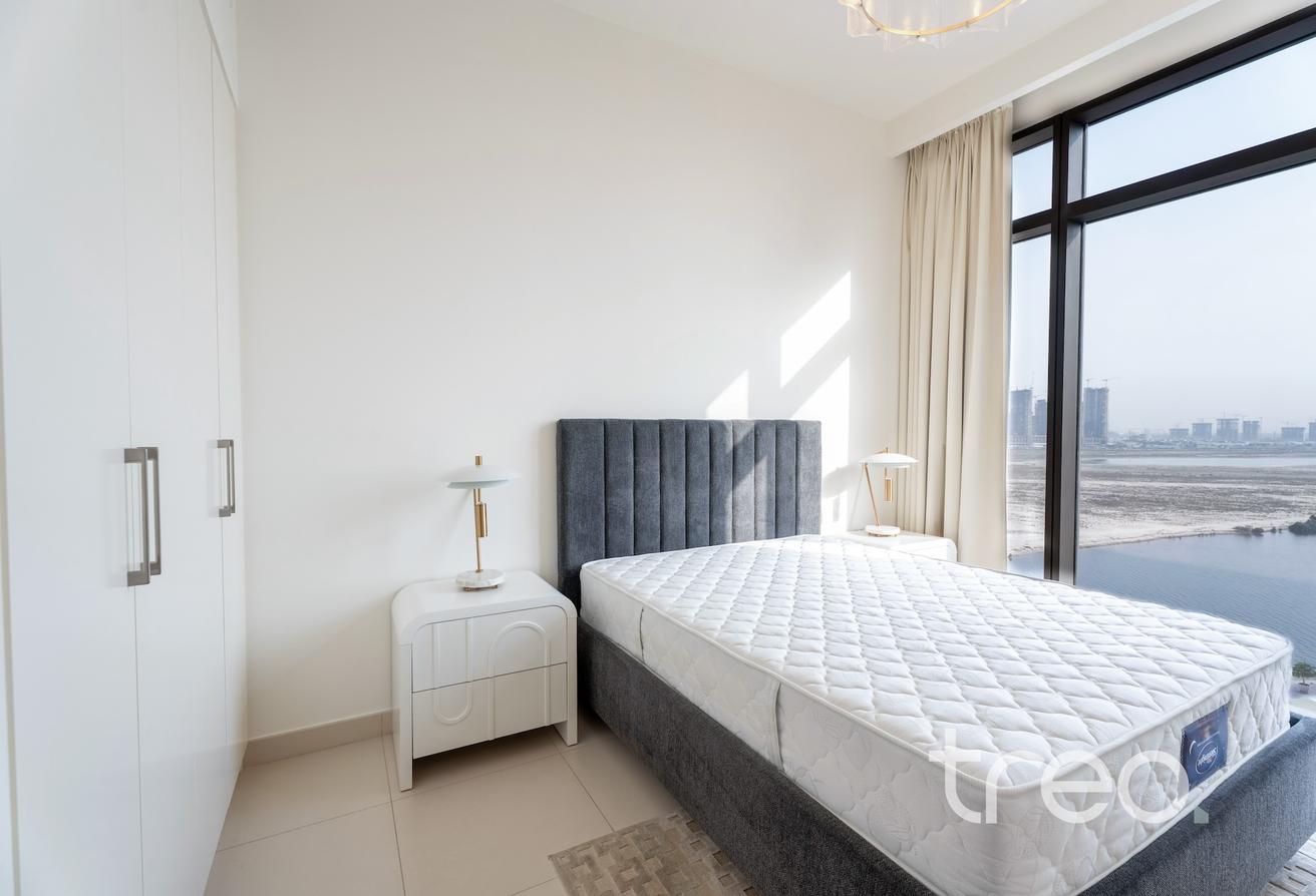 Skyline views | Maid room | Vacant photo 13