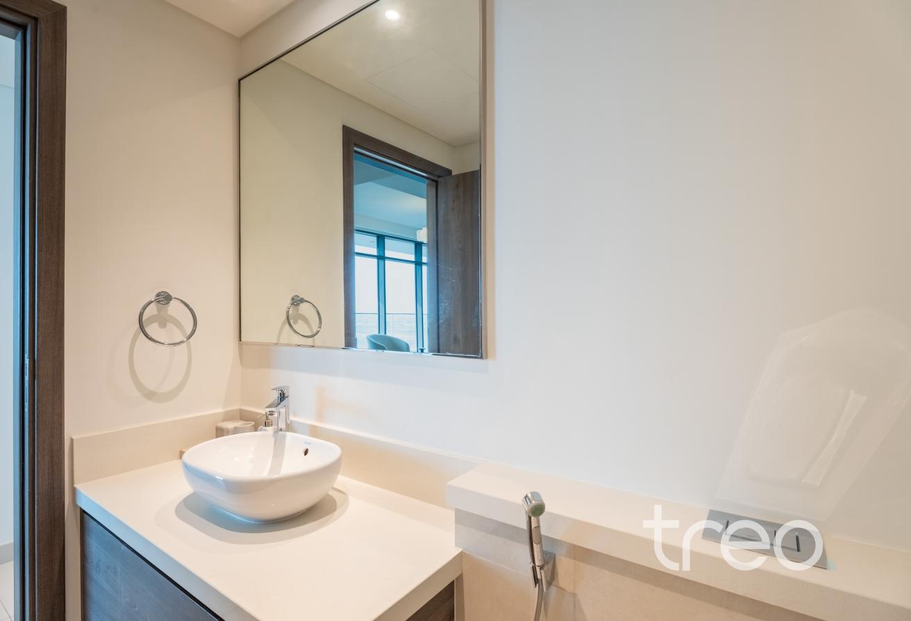Skyline views | Maid room | Vacant photo 28