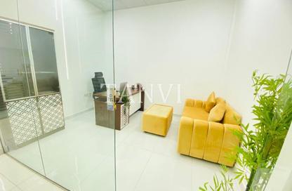 Office Space - Studio - 1 Bathroom for rent in Red Avenue - Al Garhoud - Dubai
