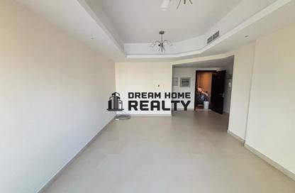 Apartment - 1 Bedroom - 2 Bathrooms for rent in Al Mamzar Plaza - Al Taawun Street - Al Taawun - Sharjah