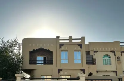 فيلا - 5 غرف نوم - 7 حمامات للايجار في 3 المويهات - المويهات - عجمان