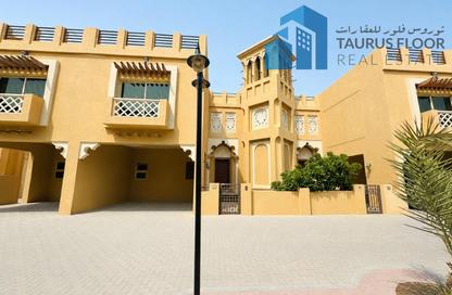 Villa - 3 - 5 for rent in Jumeirah 1 Villas - Jumeirah 1 - Jumeirah - Dubai
