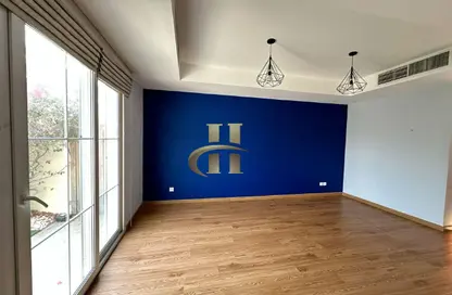 Villa - 2 Bedrooms - 3 Bathrooms for rent in Springs 9 - The Springs - Dubai