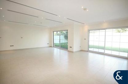 Villa - 4 Bedrooms - 3 Bathrooms for rent in District 8 - Jumeirah Park - Dubai