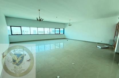 Apartment - 3 Bedrooms - 4 Bathrooms for rent in Al Mamzar Tower - Al Mamzar - Sharjah - Sharjah