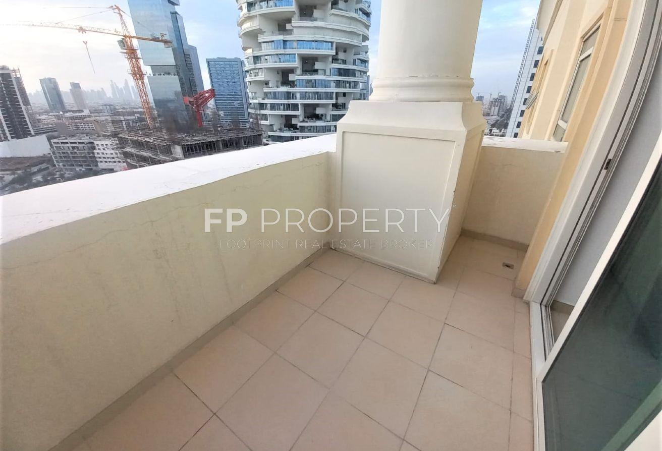 Elegent | Prime Location |Five Hotel view | vacant photo 11