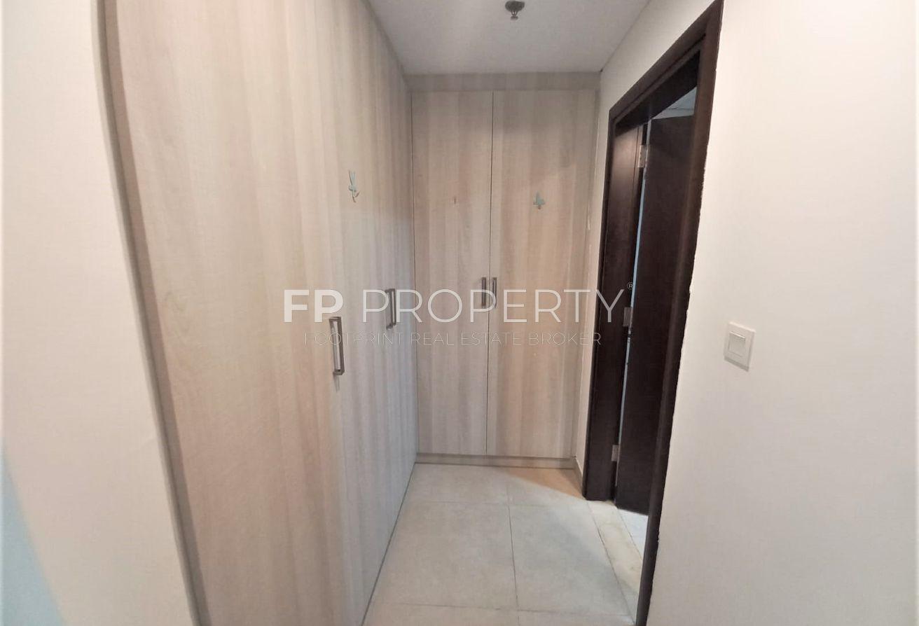 Elegent | Prime Location |Five Hotel view | vacant photo 6