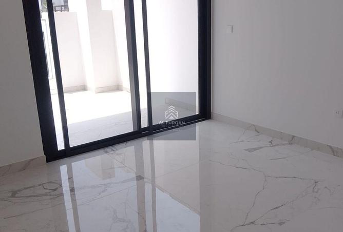 Studio Apartment in Dubai with Covered Parking