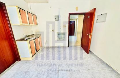 Apartment - Studio - 1 Bathroom for rent in Muwailih Building - Muwaileh - Sharjah