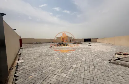 أرض - استوديو للايجار في الصجعة الصناعية - الصجعة - الشارقة