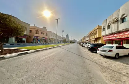 شقة - غرفة نوم - 1 حمام للايجار في مبنى ثاني اليرموك - حلوان - الشارقة
