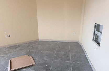 Warehouse - Studio - 1 Bathroom for rent in Umm Al Thuoob - Umm Al Quwain