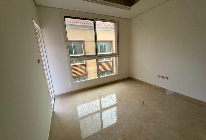 73111233 - Property Image 3