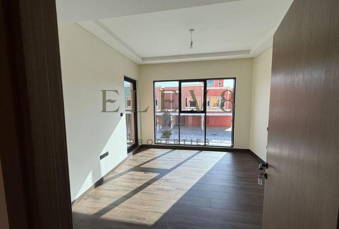 75011585 - Property Image 2