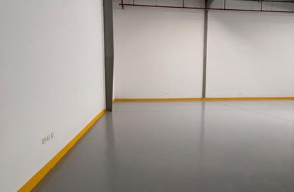 Warehouse - Studio - 2 for rent in Umm Al Thuoob - Umm Al Quwain