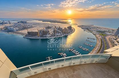 Apartment - 4 - 5 for rent in Beach Tower 1 - Al Khan Lagoon - Al Khan - Sharjah