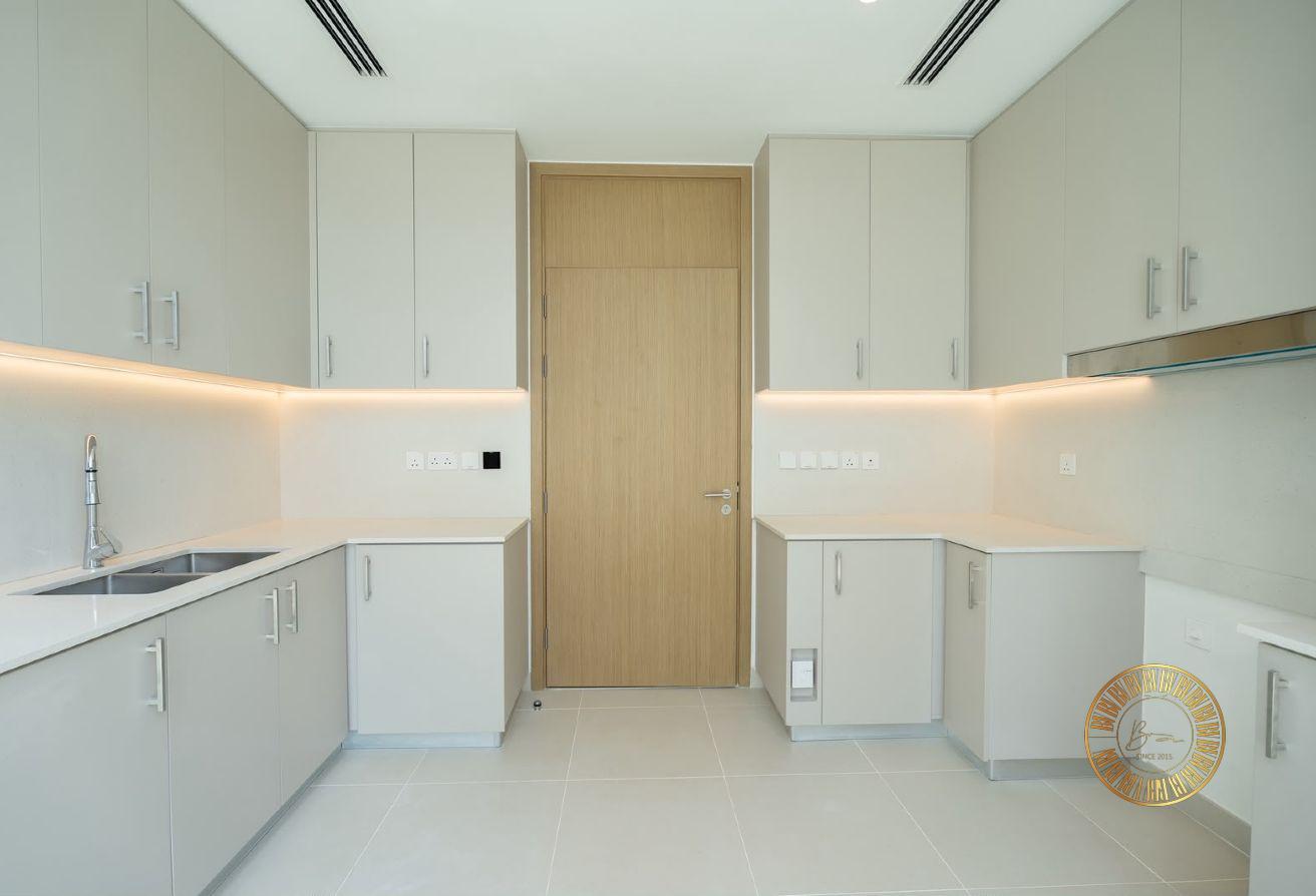 4 BEDROOM - LARGE PLOT - STAND-ALONE -CHILLER FREE photo 4