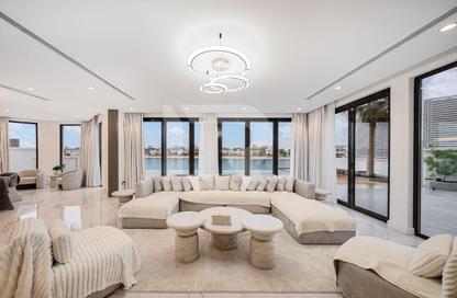 Villa - 6 - 7 for rent in Garden Homes Frond M - Garden Homes - Palm Jumeirah - Dubai