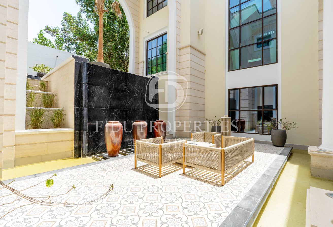 Majestic Mansion in District One: Live the Dream