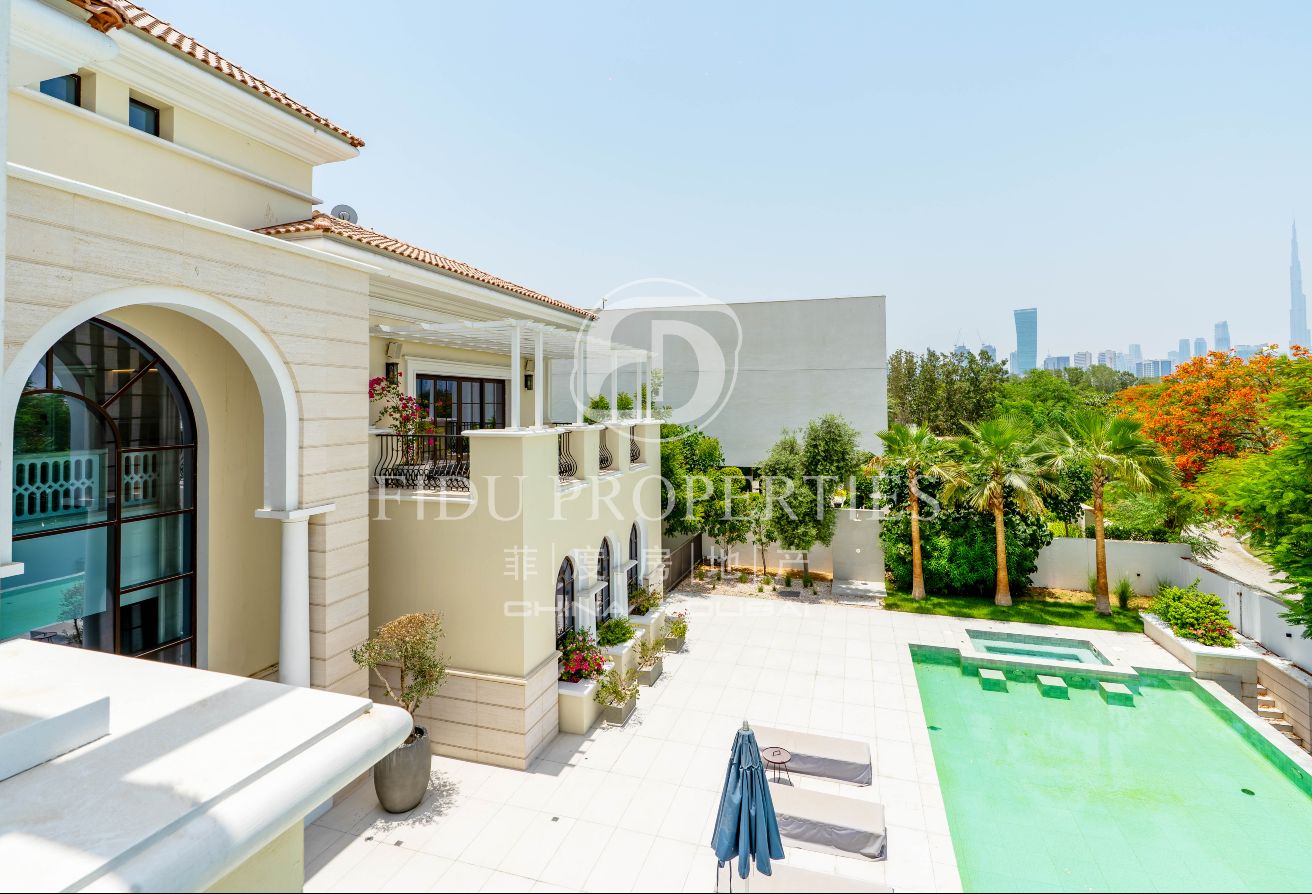 Majestic Mansion in District One: Live the Dream