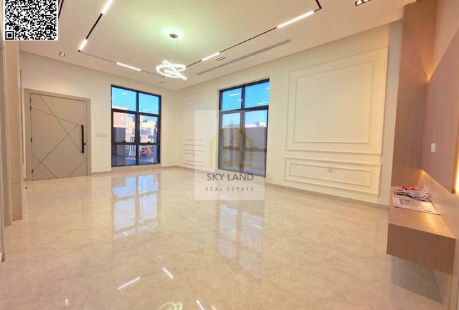 72722189 - Property Image 3