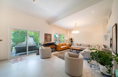 Villa - 3 Bedrooms - 3 Bathrooms for sale in Meadows 9 - Meadows - Dubai Villa - 3 Bedrooms - 3 Bathrooms for sale in Meadows 9 - Meadows - Dubai