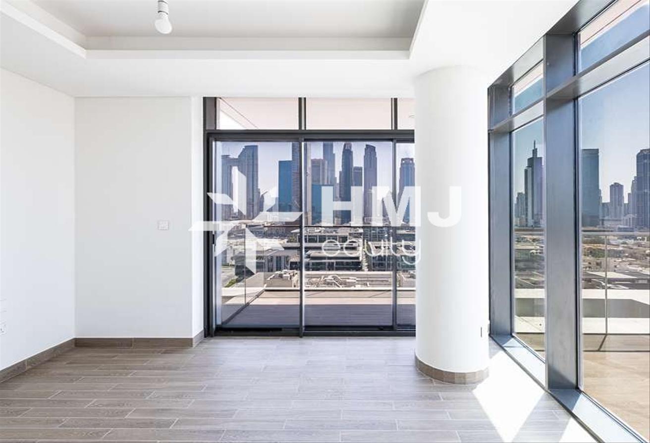Largest Terrace | Burj Kalifa View | Move in now photo 4