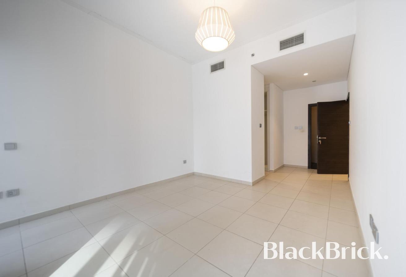 Vacant Now | Great Location | Unfurnished photo 12