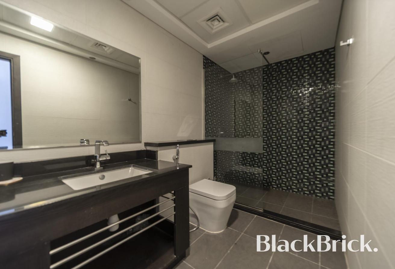 Vacant Now | Great Location | Unfurnished photo 9