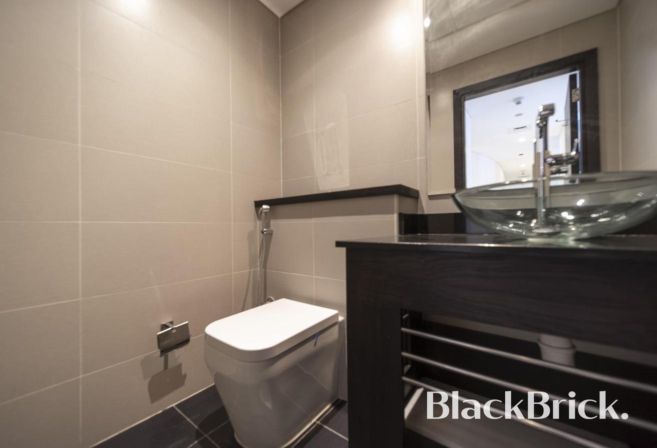 Vacant Now | Great Location | Unfurnished photo 6