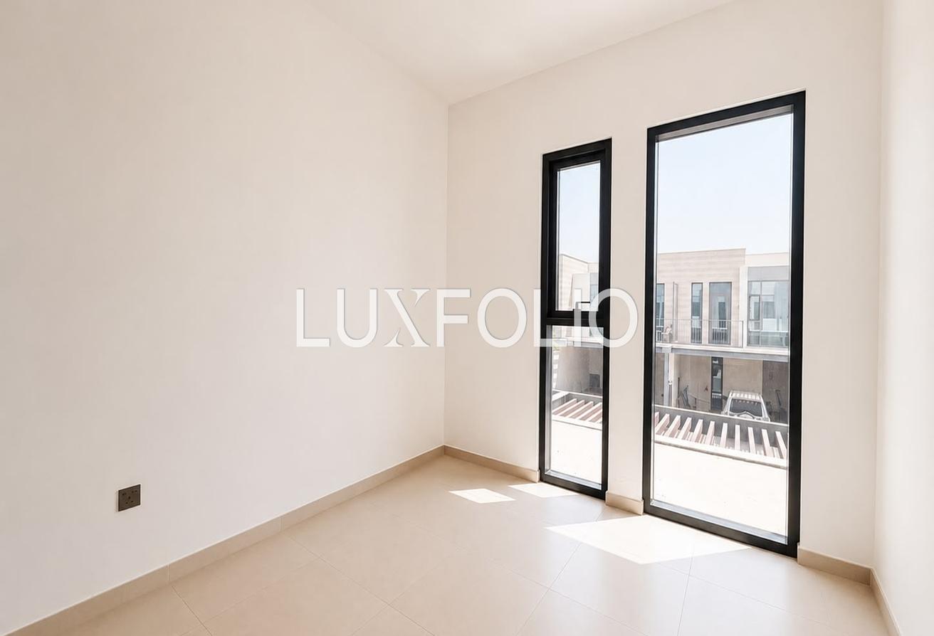 Vacant | Prime Location | Unfurnished photo 9