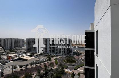 Apartment - 3 Bedrooms - 3 Bathrooms for rent in Waters Edge - Yas Island - Abu Dhabi