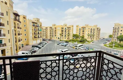 شقة - غرفة نوم - 2 حمامات للبيع في IC1-EMR-08 - طراز إماراتي - المدينة العالمية - دبي