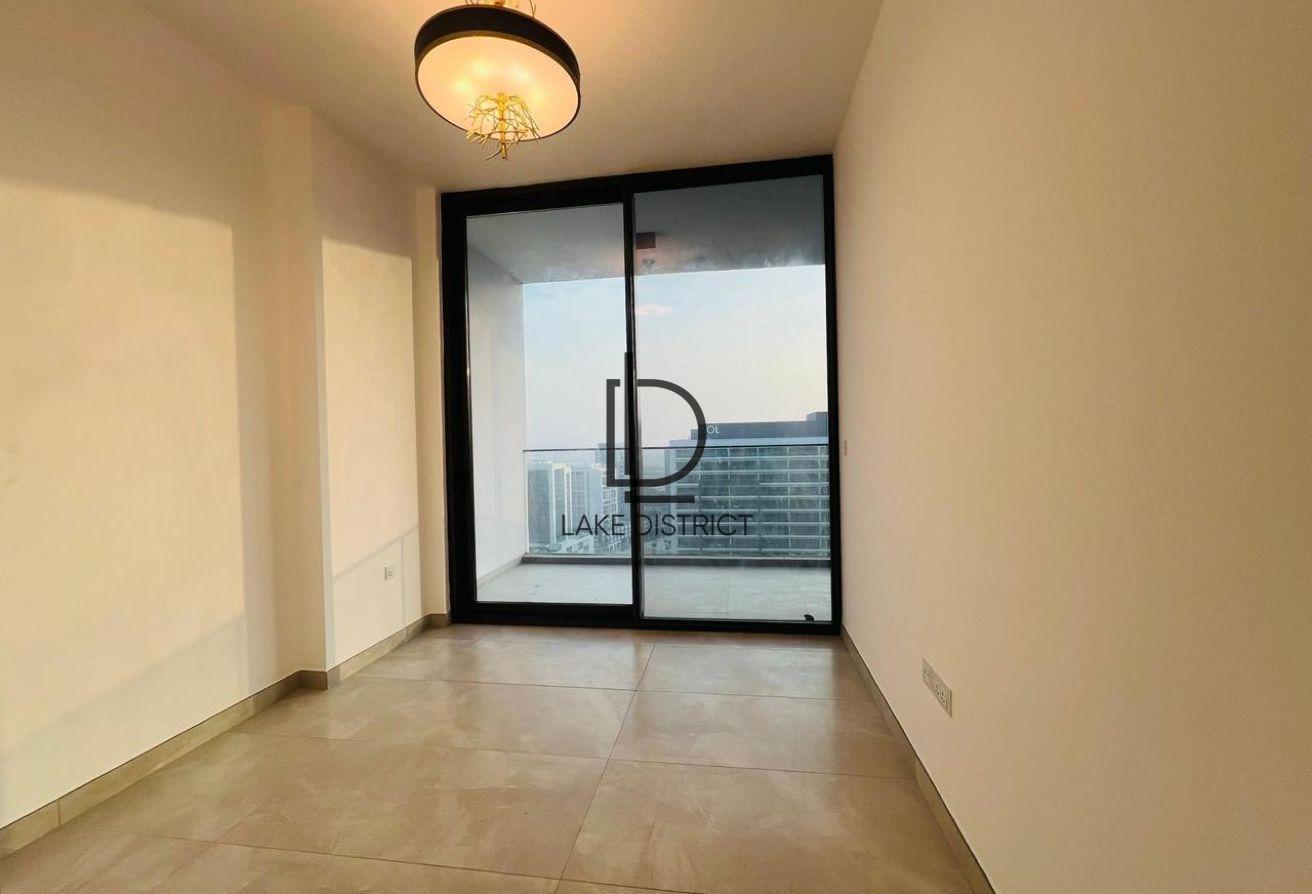 Luxury Furnished 2BR|Skyline & Canal Views|Vacant photo 2