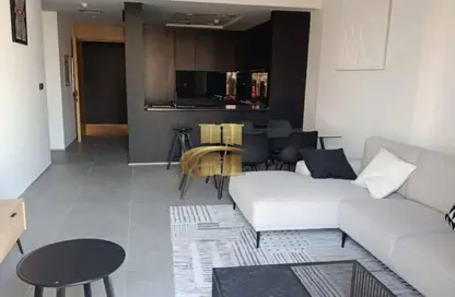 شقة - 2 غرف نوم - 2 حمامات للايجار في مبني س ه 1 - منطقة 14 - قرية جميرا الدائرية - دبي