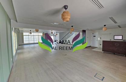 Villa - Studio - 4 Bathrooms for rent in Jumeirah 1 Villas - Jumeirah 1 - Jumeirah - Dubai