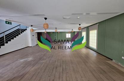 Villa - Studio - 4 Bathrooms for rent in Jumeirah 1 Villas - Jumeirah 1 - Jumeirah - Dubai
