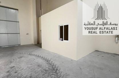 Warehouse - Studio - 4 Bathrooms for rent in Umm Al Thuoob - Umm Al Quwain