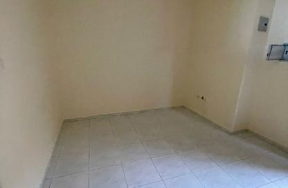 Apartment - Studio - 1 for rent in Al Plaza Building - Al Ghuair - Al Gharb - Sharjah