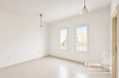 Villa - 2 Bedrooms - 2 Bathrooms for rent in Springs 2 - The Springs - Dubai