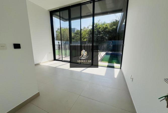 72304983 - Property Image 2