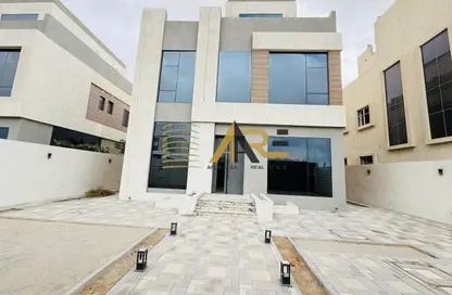 فيلا - 4 غرف نوم - 6 حمامات للايجار في حوشي - البادي - الشارقة